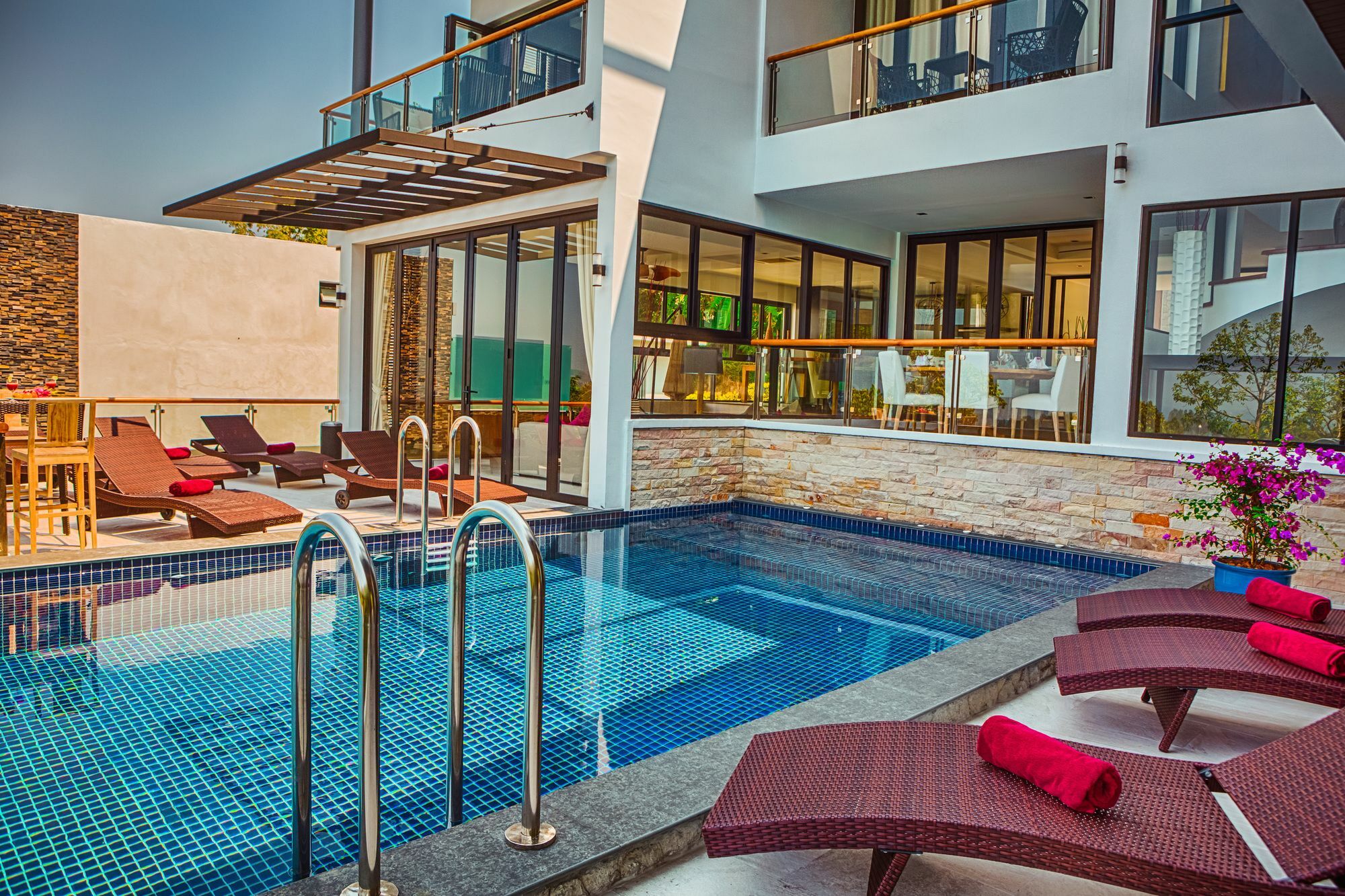 Fully Serviced Grand Villa Luxury Time Phuket 방타오 비치 외부 사진