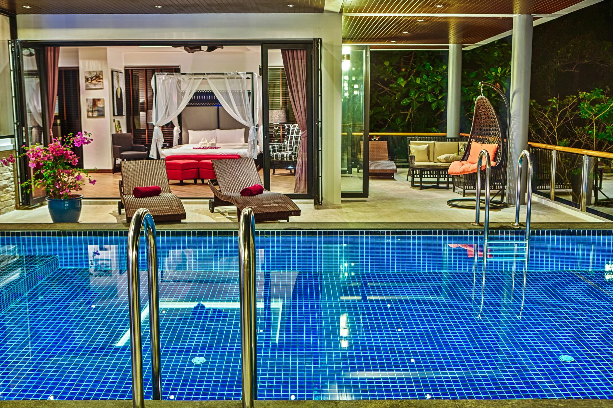 Fully Serviced Grand Villa Luxury Time Phuket 방타오 비치 외부 사진
